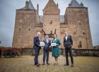 Staatssecretaris Fleur Gräper-van Koolwijk bezocht Rijksmuseum Slot Loevestein