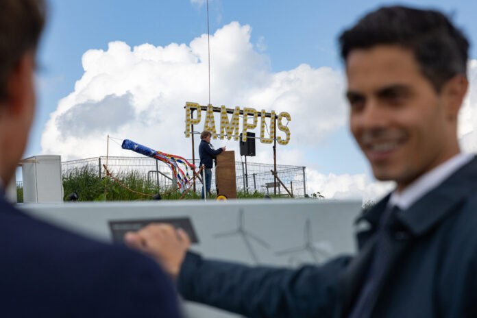 Rob Jetten opende duurzame energievoorziening van Forteiland Pampus