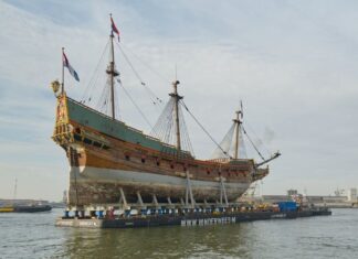De Batavia wordt vrijdag 2 oktober aan land gebracht